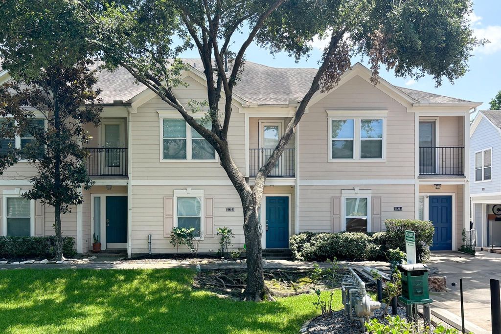 1131 W 24th Street B, Houston, TX 77008