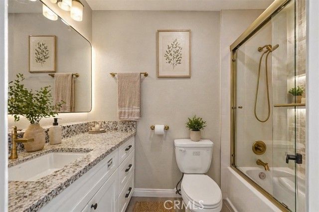 1304 Stanley 10, Glendale, CA 91206