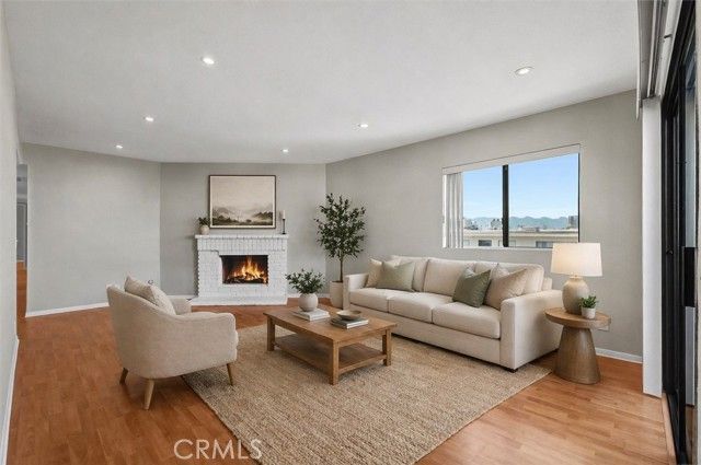 1304 Stanley 10, Glendale, CA 91206