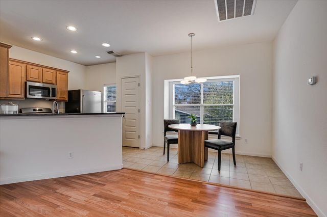 2825 Saville LOOP 18C, Austin, TX 78741