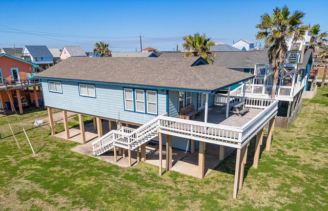1635 Sandpebble Place, Surfside Beach, TX 77541