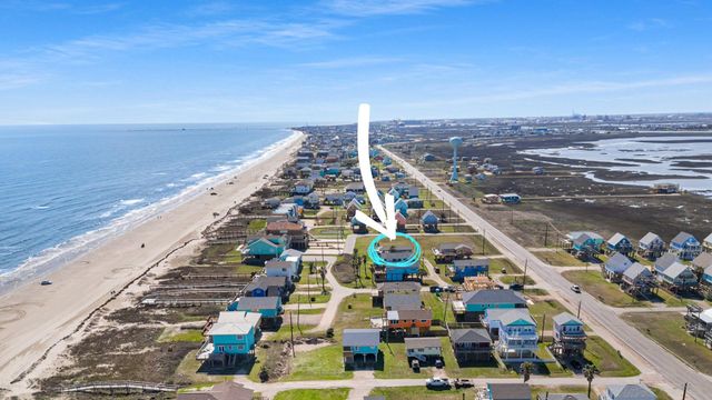1635 Sandpebble Place, Surfside Beach, TX 77541