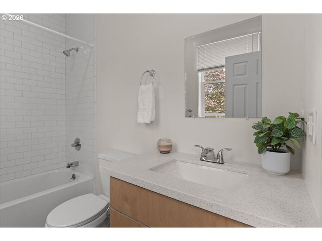 7725 Se 77TH Pl, Portland, OR 97206