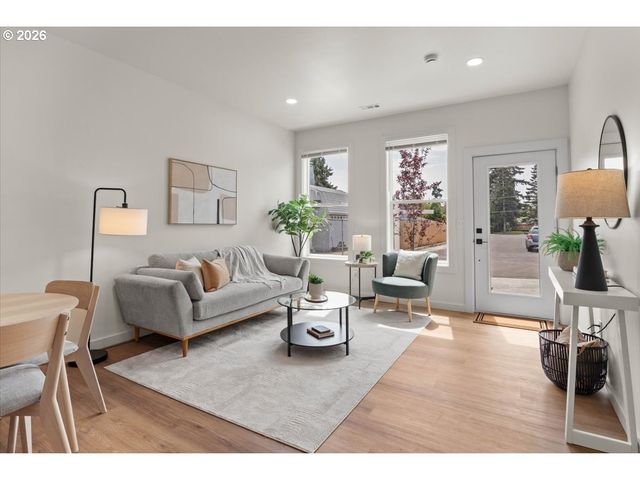 7725 Se 77TH Pl, Portland, OR 97206