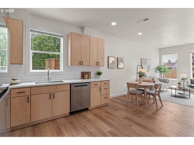 7725 Se 77TH Pl, Portland, OR 97206