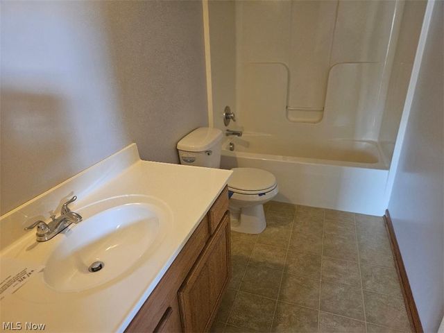 1206 Patriot Place SW, Massillon, OH 44647