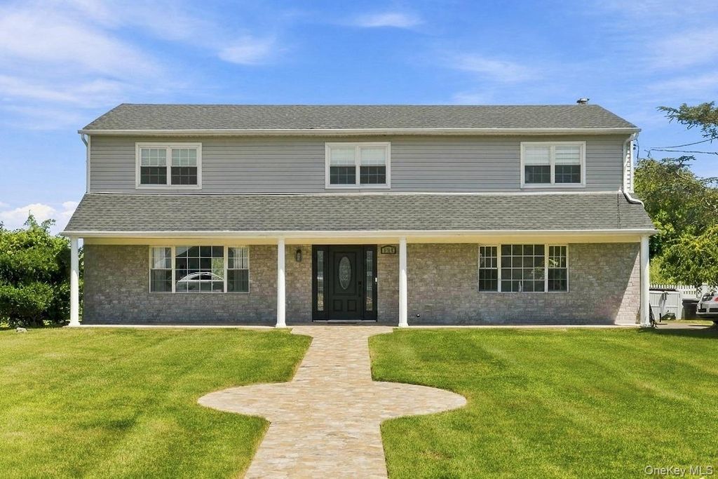 336 Grand Central Avenue, Amityville, NY 11701