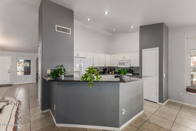 10507 E CHAMPAGNE Drive, Sun Lakes, AZ 85248