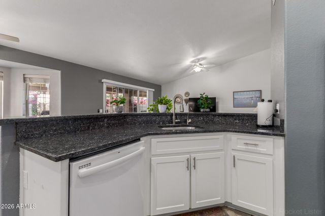 10507 E CHAMPAGNE Drive, Sun Lakes, AZ 85248