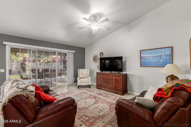 10507 E CHAMPAGNE Drive, Sun Lakes, AZ 85248