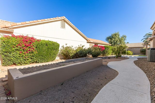 10507 E CHAMPAGNE Drive, Sun Lakes, AZ 85248