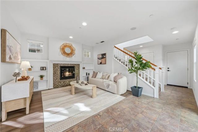 25 Amy Way, Ladera Ranch, CA 92694