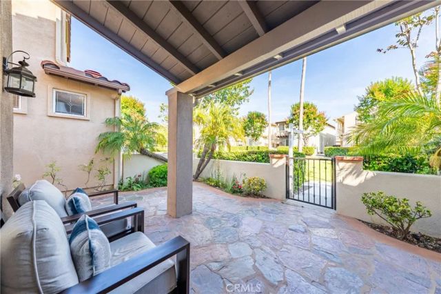 25 Amy Way, Ladera Ranch, CA 92694