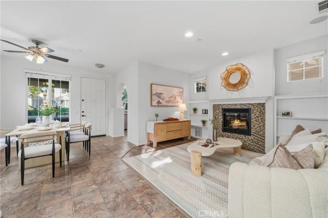 25 Amy Way, Ladera Ranch, CA 92694