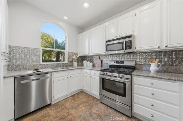 25 Amy Way, Ladera Ranch, CA 92694