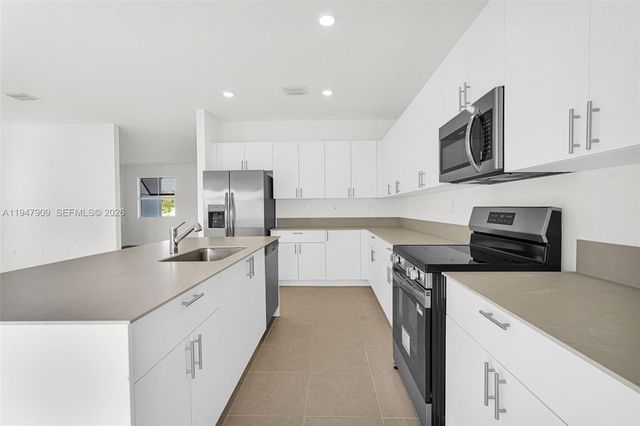 27254 SW 159th Path, Miami, FL 33031