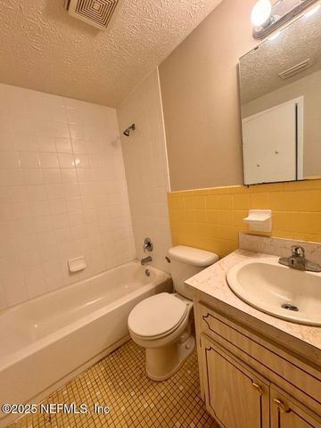 4124 HUNTINGTON FOREST Boulevard, Jacksonville, FL 32257