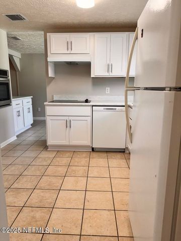4124 HUNTINGTON FOREST Boulevard, Jacksonville, FL 32257