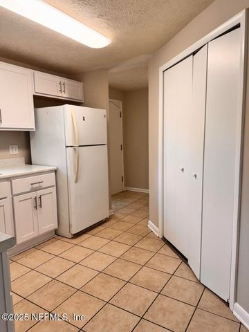 4124 HUNTINGTON FOREST Boulevard, Jacksonville, FL 32257