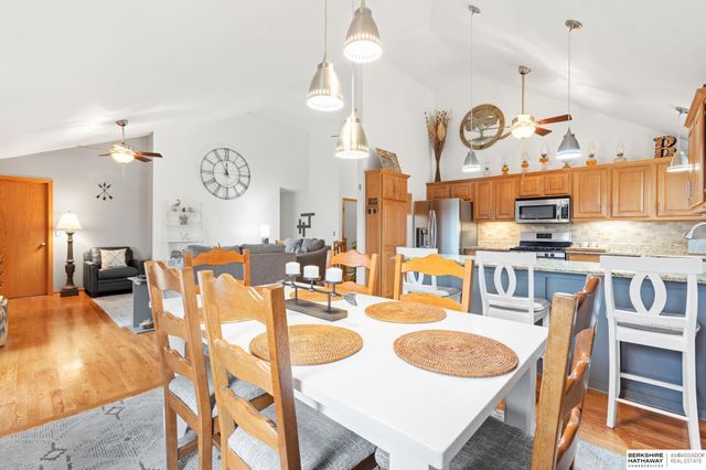 14933 Bodmer Street, Bennington, NE 68007