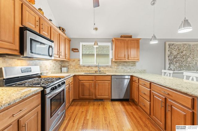 14933 Bodmer Street, Bennington, NE 68007