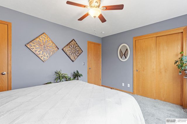 14933 Bodmer Street, Bennington, NE 68007