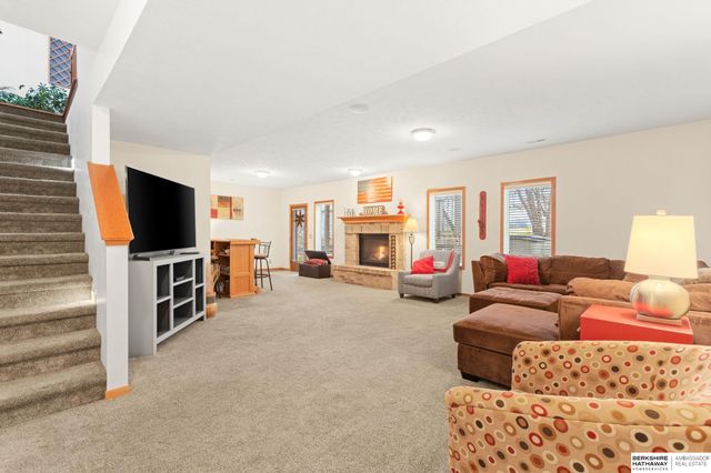 14933 Bodmer Street, Bennington, NE 68007