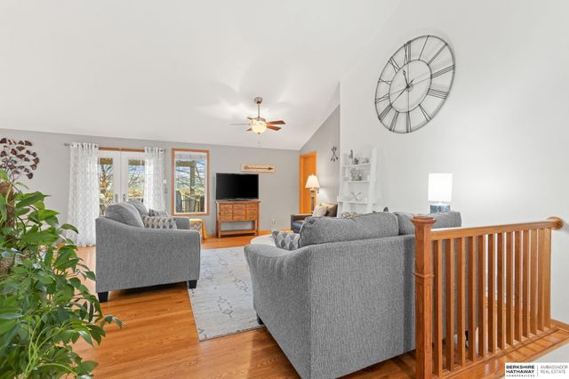 14933 Bodmer Street, Bennington, NE 68007