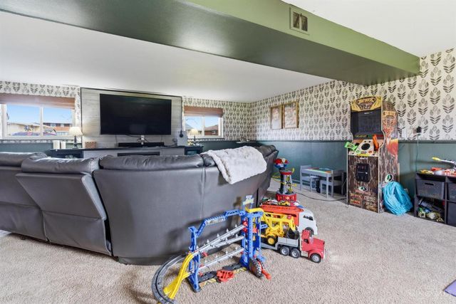 322 Reichard Drive, Vandalia, OH 45377