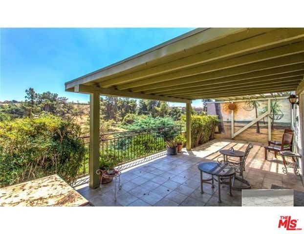 199 Summit View Drive E, Calimesa, CA 92320