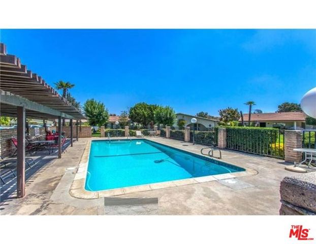 199 Summit View Drive E, Calimesa, CA 92320
