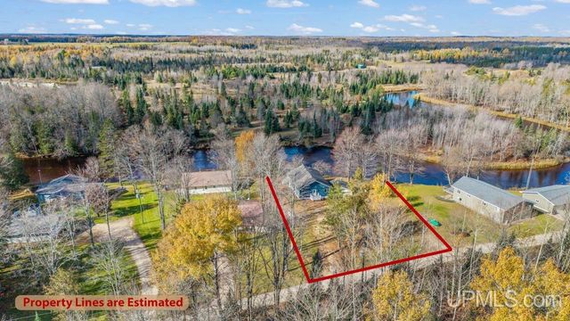 7011 G.75 Lane, Escanaba, MI 49829