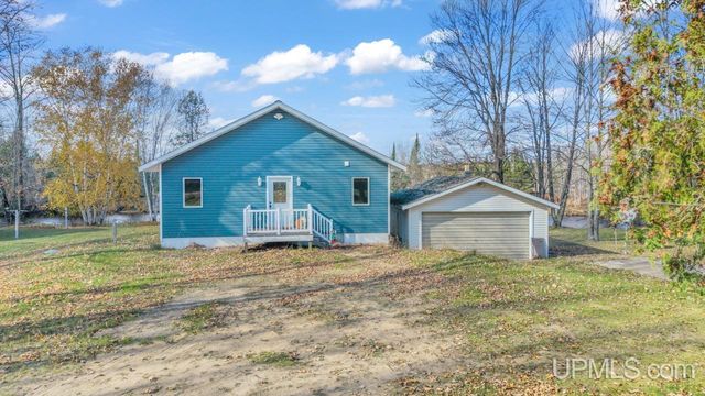 7011 G.75 Lane, Escanaba, MI 49829