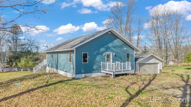 7011 G.75 Lane, Escanaba, MI 49829
