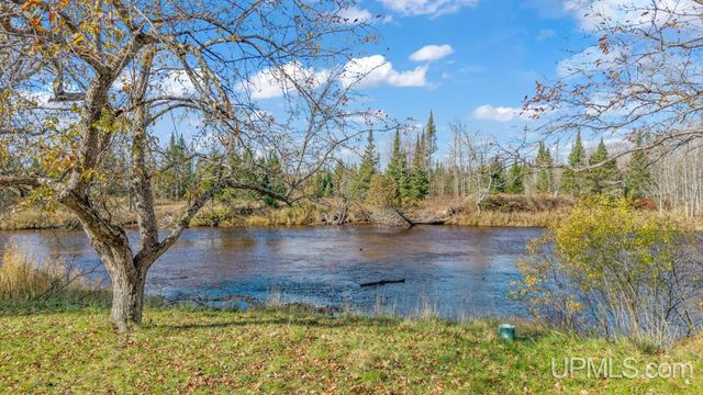 7011 G.75 Lane, Escanaba, MI 49829
