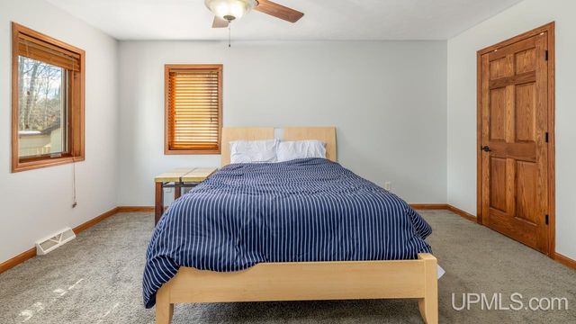 7011 G.75 Lane, Escanaba, MI 49829