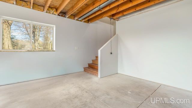 7011 G.75 Lane, Escanaba, MI 49829