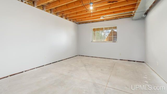 7011 G.75 Lane, Escanaba, MI 49829