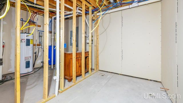 7011 G.75 Lane, Escanaba, MI 49829