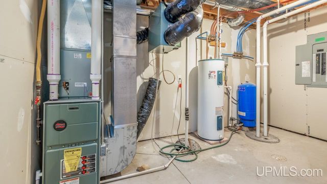 7011 G.75 Lane, Escanaba, MI 49829