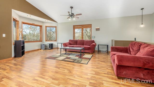 7011 G.75 Lane, Escanaba, MI 49829