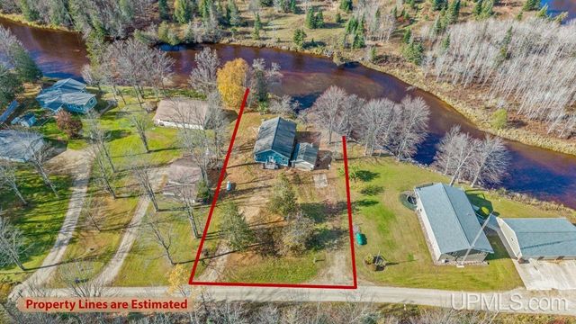 7011 G.75 Lane, Escanaba, MI 49829