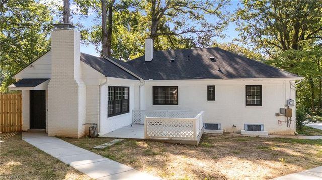 940 N Peace Haven Road, Winston-salem, NC 27104