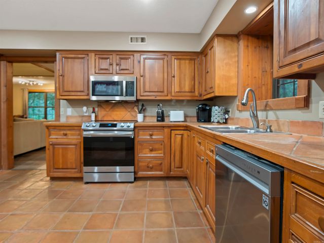 16 Almenara, Hot Springs Village, AR 71909