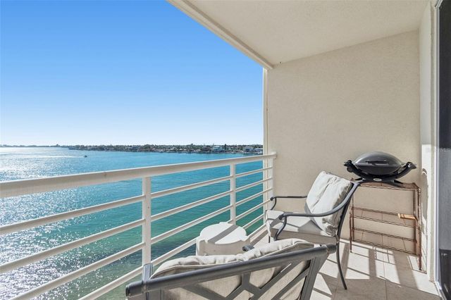 6105 BAHIA DEL MAR CIRCLE 686, St Petersburg, FL 33715