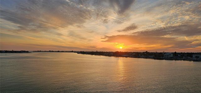 6105 BAHIA DEL MAR CIRCLE 686, St Petersburg, FL 33715