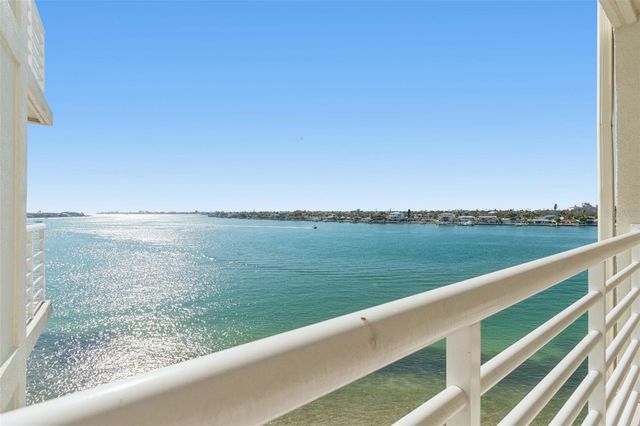 6105 BAHIA DEL MAR CIRCLE 686, St Petersburg, FL 33715