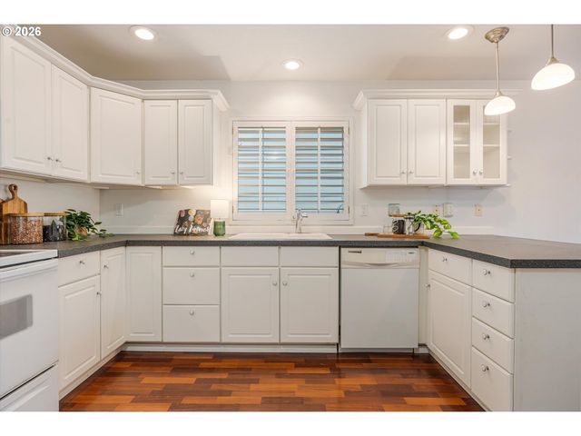 3329 Se WAVERLEIGH Blvd, Portland, OR 97202