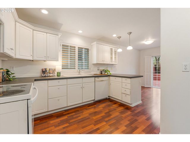 3329 Se WAVERLEIGH Blvd, Portland, OR 97202