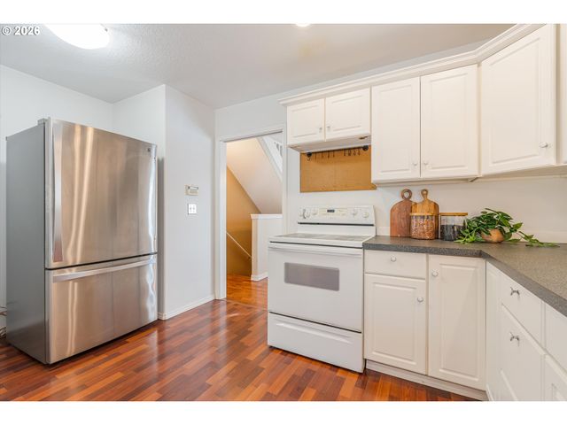 3329 Se WAVERLEIGH Blvd, Portland, OR 97202